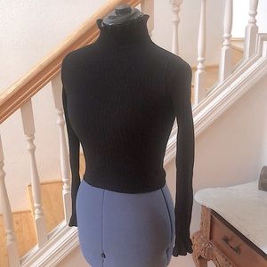 H&M Divided Long Sleeve Black Cropped Turtleneck Shirt size XS